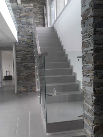 ESCALERA BS AS VILLAGE